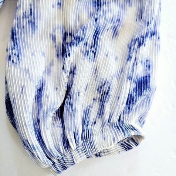 ASTR The Label Pleated Surplice Crepe Split Faux Wrap Balloon Sleeve Blouse S - Picture 7 of 9